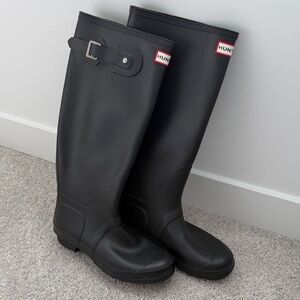 Hunter Matte Black Knee-High Rubber Rain Boots with Side Buckle